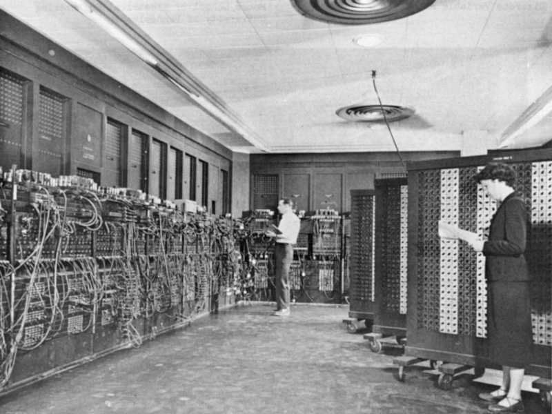 Компьютер - истинное чудо техники Февраль 1946 года, США, первый электронный компьютер ENIAC(Electronic Numerical Integrator and ComputerЭлектронный