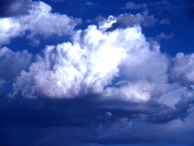 Много воздуха в смеси. Кучевые средние облака Cumulus mediocris. Неустойчивость облака. Электрическое облако. Фото на тему воздух.