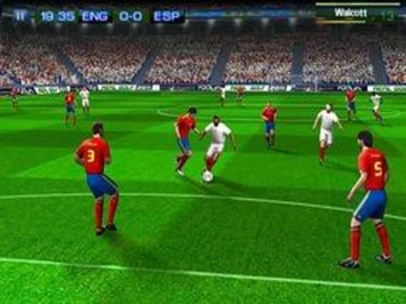 Играть лига футбола. Real Football 2011. Футбольные игры в реальной жизни. Игра в 1000 в футбол. Козёл игра футбол.