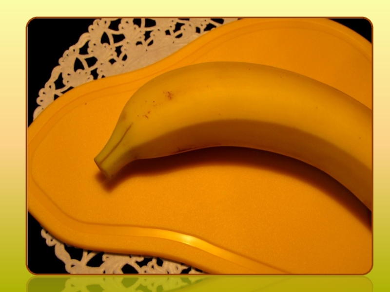 Включи про банан. Дельфины из бананов. Дельфинчик из банана. Восьмерка из бананов. Шлем из бананов.